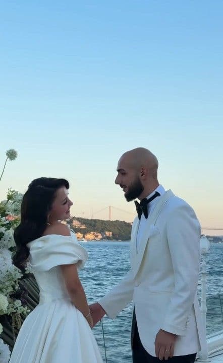 Asena Atalar ile Ahmed Kutucu'nun düğün gününden bir görüntüsü